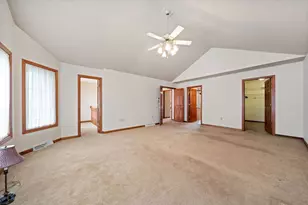 9470 Pembroke Cir, North Huntingdon, PA 15642 - Photo 18