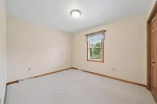9470 Pembroke Cir, North Huntingdon, PA 15642 - Photo 22