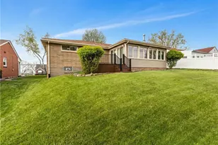 1455 Orchardview Dr, Scott Township, PA 15220 - Photo 6