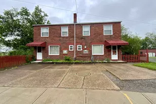 282 Oak Dr, Coraopolis, PA 15108 - Photo 1