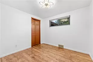 458 Blossom Dr, Pittsburgh, PA 15236 - Photo 18