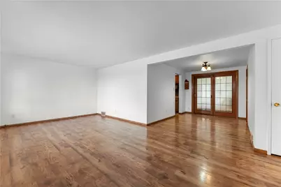 458 Blossom Dr, Pittsburgh, PA 15236 - Photo 4