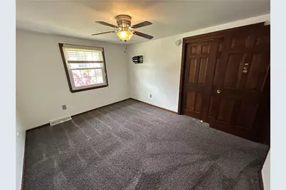 504 Maple St, Jeannette, PA 15644 - Photo 18