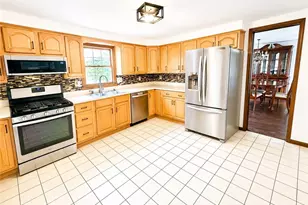 504 Maple St, Jeannette, PA 15644 - Photo 6