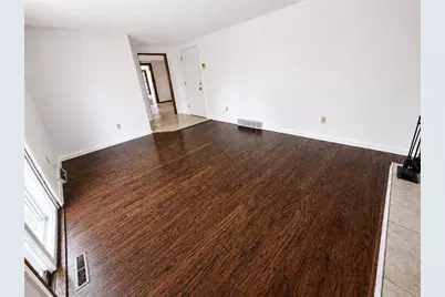 504 Maple St, Jeannette, PA 15644 - Photo 10