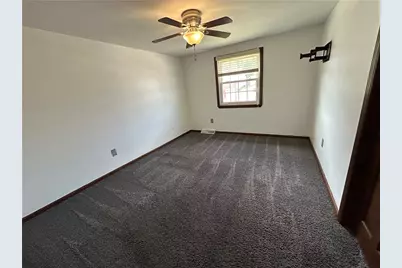 504 Maple St, Jeannette, PA 15644 - Photo 16