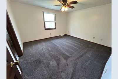 504 Maple St, Jeannette, PA 15644 - Photo 18