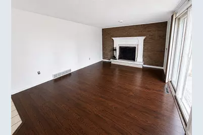 504 Maple St, Jeannette, PA 15644 - Photo 12