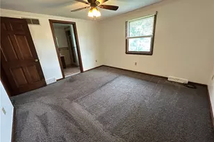 504 Maple St, Jeannette, PA 15644 - Photo 14