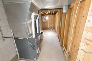 504 Maple St, Jeannette, PA 15644 - Photo 28