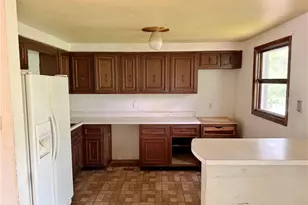 110 Roger Ln, Hempfield Township, PA 15642 - Photo 6