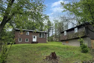 110 Roger Ln, Hempfield Township, PA 15642 - Photo 1