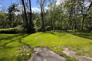 221 Dorothy Dr, Pittsburgh, PA 15235 - Photo 24