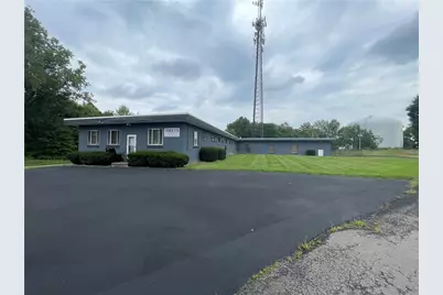 10 Rhoda St, Farrell, PA 16121 - Photo 1