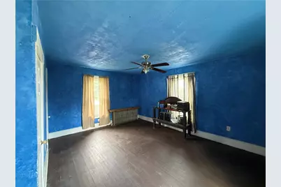 210 Chestnut St, Saint Clair Township, PA 15944 - Photo 8
