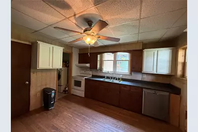 210 Chestnut St, Saint Clair Township, PA 15944 - Photo 4