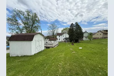 210 Chestnut St, Saint Clair Township, PA 15944 - Photo 2