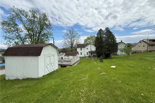 210 Chestnut St, Saint Clair Township, PA 15944 - Photo 2