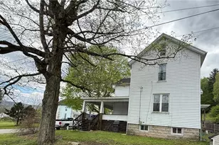 210 Chestnut St, Saint Clair Township, PA 15944 - Photo 1