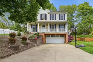 149 Stonewood Dr, Bethel Park, PA 15102 - Photo 2