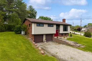 4137 Cambridge, Hempfield Township, PA 15642 - Photo 2