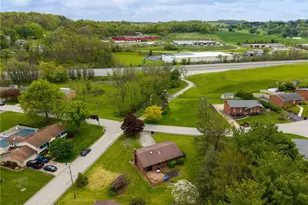 4137 Cambridge, Hempfield Township, PA 15642 - Photo 32