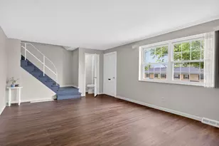 9 Chapel Dr, Ross Twp, PA 15237 - Photo 2