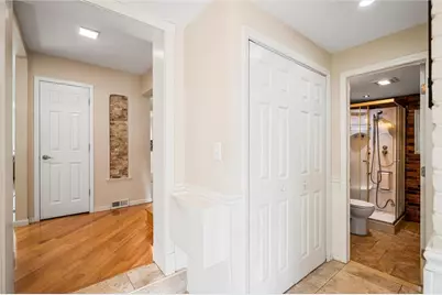 204 Glenburn Dr, West Mifflin, PA 15236 - Photo 4
