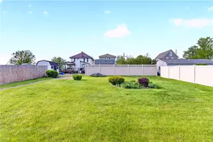 1715 Morton Ave, West Mifflin, PA 15122 - Photo 30