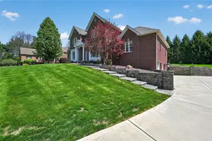 104 Primrose Cir, Penn Township, PA 16002 - Photo 4