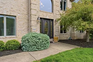 1560 Barrington Dr, Pittsburgh, PA 15090 - Photo 2