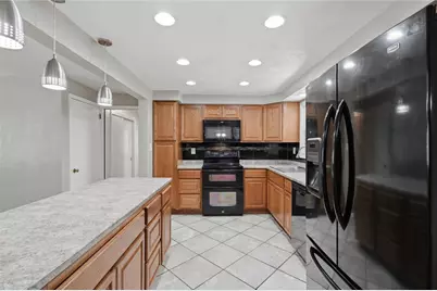 345 Maize Dr, Pittsburgh, PA 15236 - Photo 14