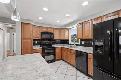 345 Maize Dr, Pittsburgh, PA 15236 - Photo 12