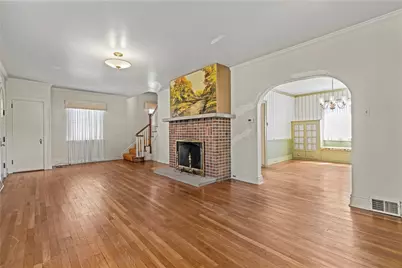 2008 Clearview Rd, Pittsburgh, PA 15116 - Photo 4