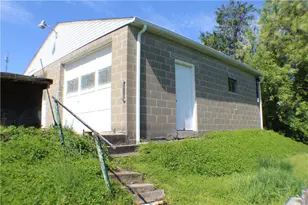 31 Pennsylvania Ave, California, PA 15419 - Photo 14