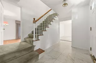 334 Jefferson Dr, Pittsburgh, PA 15228 - Photo 4