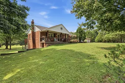 130 Fobes Dr, Hanover Township, PA 15026 - Photo 2