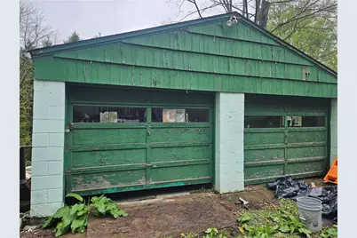 111 Tuck Ln, Center Township, PA 16001 - Photo 2