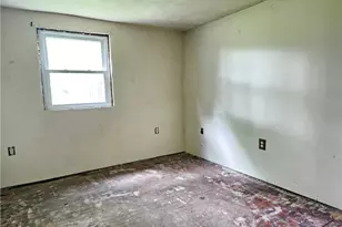 111 Tuck Ln, Center Township, PA 16001 - Photo 12