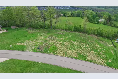 55 Ridgewood Dr, Cecil, PA 15057 - Photo 1