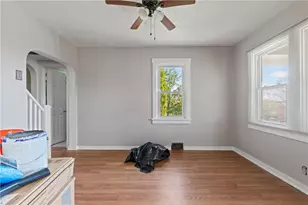 384 F St, Pittsburgh, PA 15209 - Photo 6