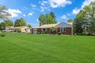 110 Pinkerton Dr, Brighton Township, PA 15009 - Photo 4