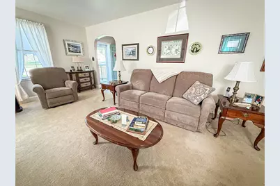 306 Beechwood Blvd, Center Township, PA 16001 - Photo 6