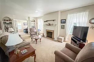 306 Beechwood Blvd, Center Township, PA 16001 - Photo 2