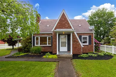 126 Allison Ave, Houston, PA 15342 - Photo 2