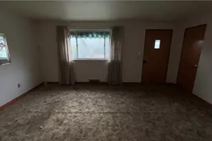 114 Spruce Dr, Pittsburgh, PA 15116 - Photo 10