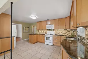 111 Maryland Ave, Vandergrift, PA 15690 - Photo 8