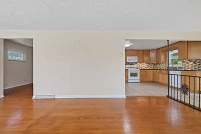 111 Maryland Avenue, Vandergrift, PA 15690 - Photo 2