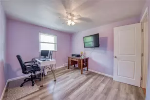 504 Rolling Green Dr, Bethel Park, PA 15102 - Photo 22