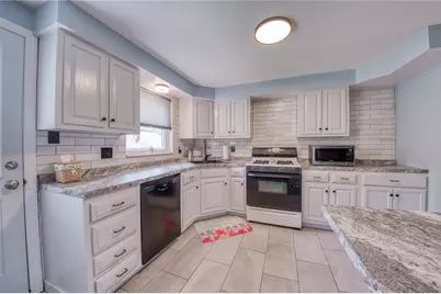 504 Rolling Green Dr, Bethel Park, PA 15102 - Photo 10